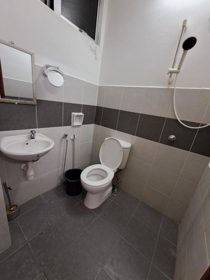1201 Apartment Ladang Tok Pelam Tepipantaibatuburuk Kuala Terengganu Eksteriør billede